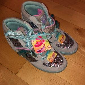 Sketcher High top girls shoes